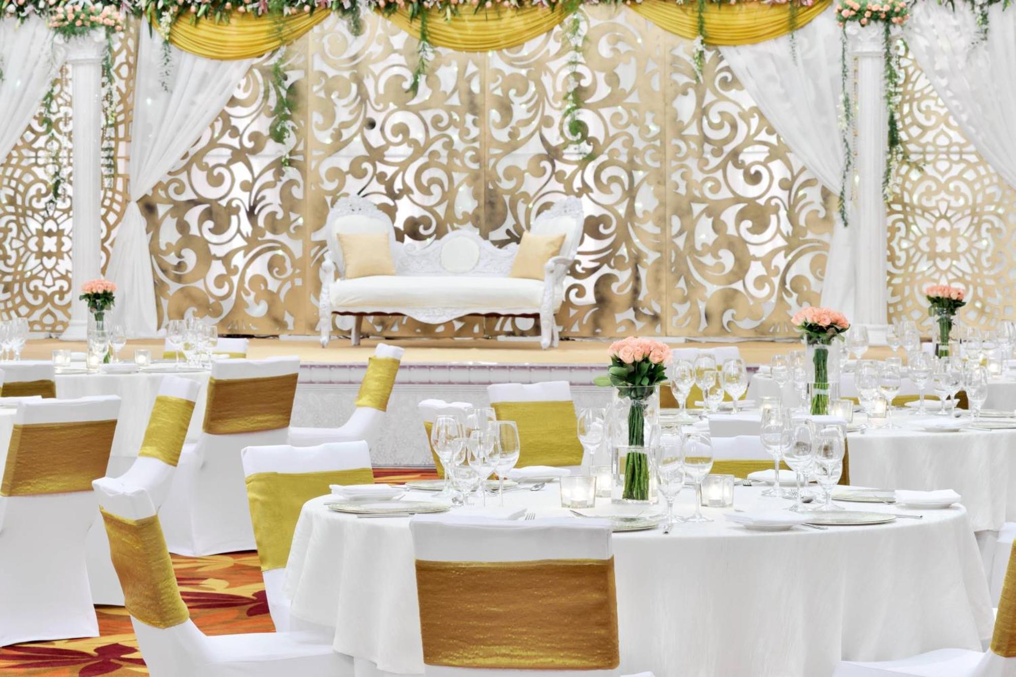Kochi Marriott Hotel Eksteriør bilde A wedding reception